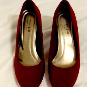 Dark red pumps